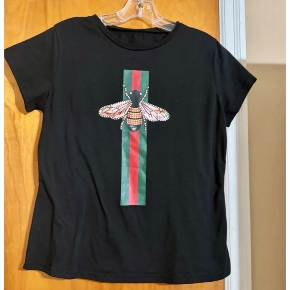 Women’s Black Graphic Tee Size Large